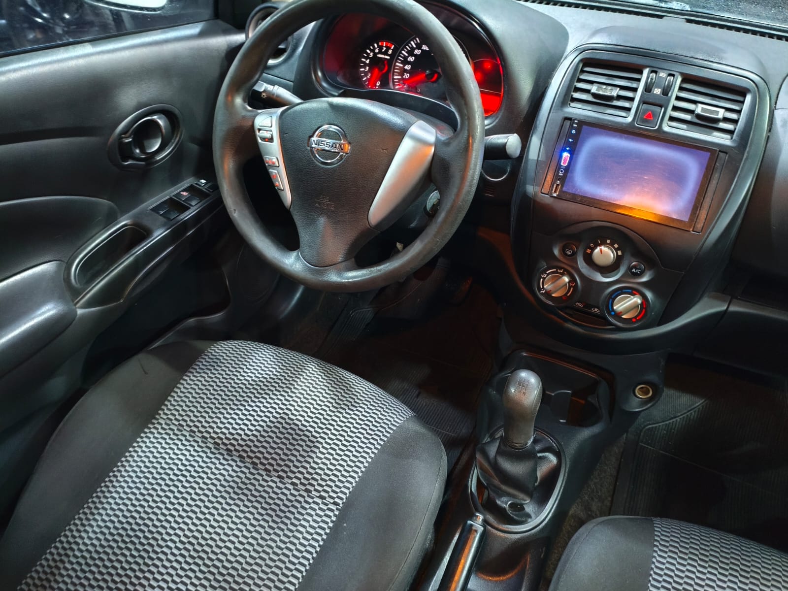 Nissan VERSA 1.0 2019 — foto 5