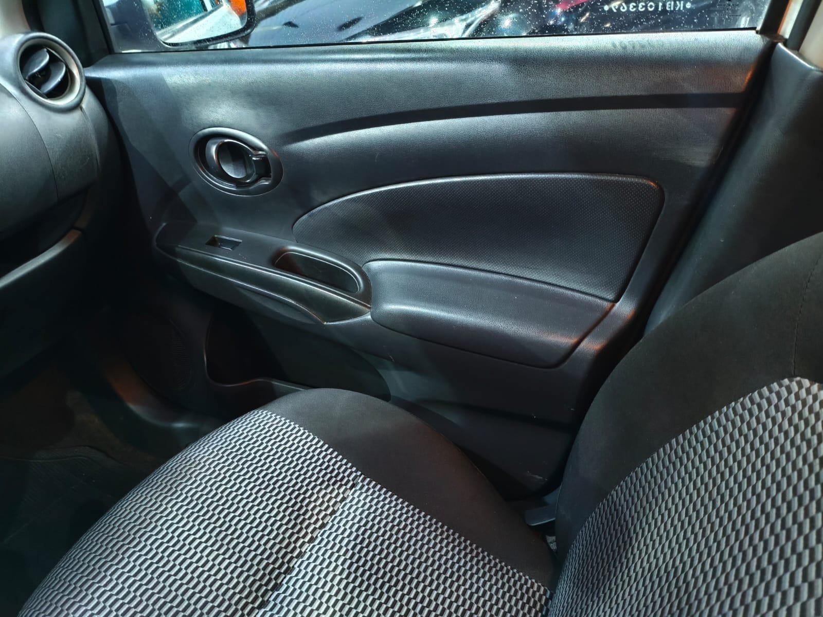 Nissan VERSA 1.0 2019 — foto 6