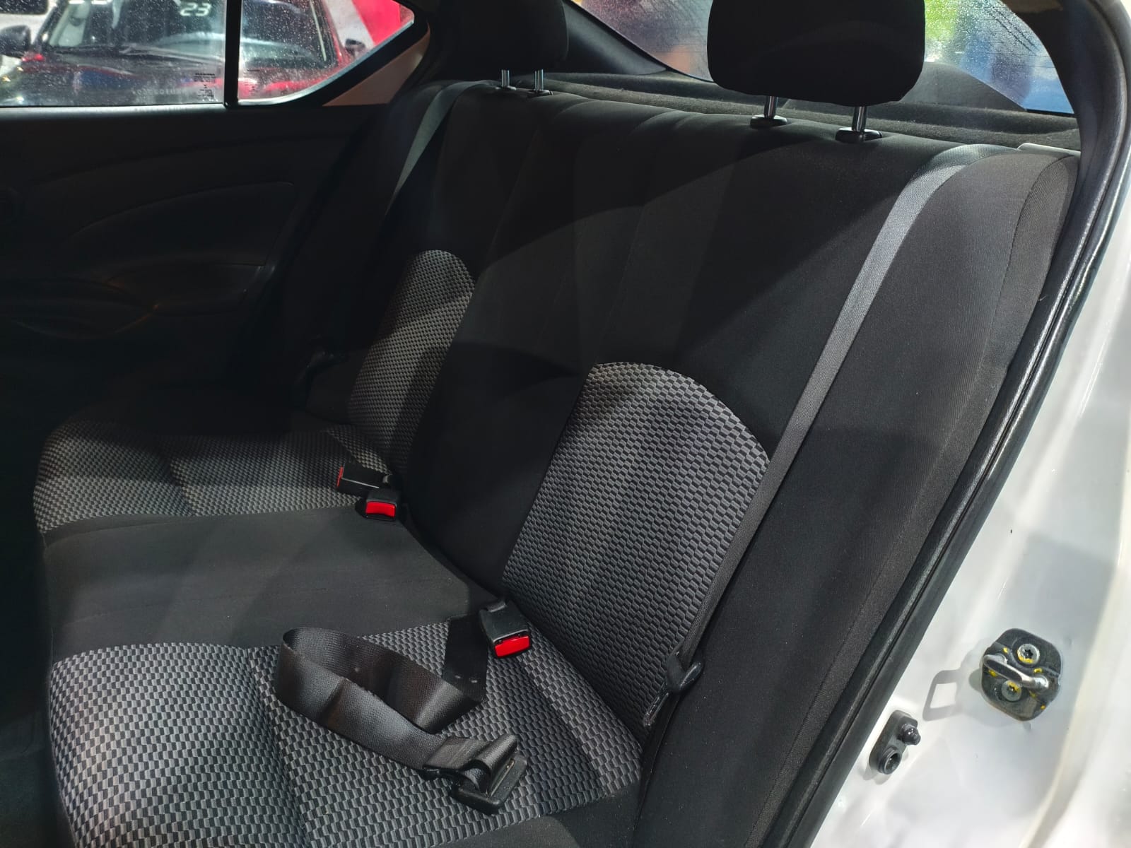 Nissan VERSA 1.0 2019 — foto 8