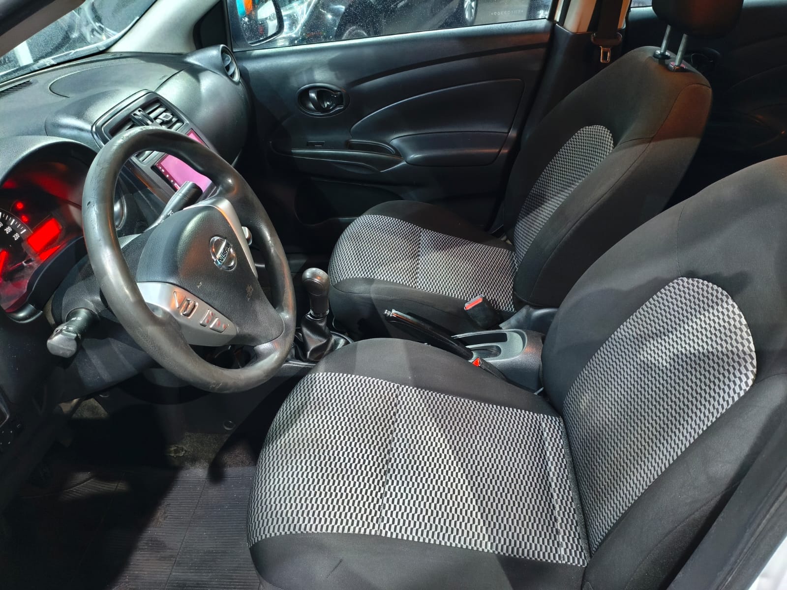 Nissan VERSA 1.0 2019 — foto 10