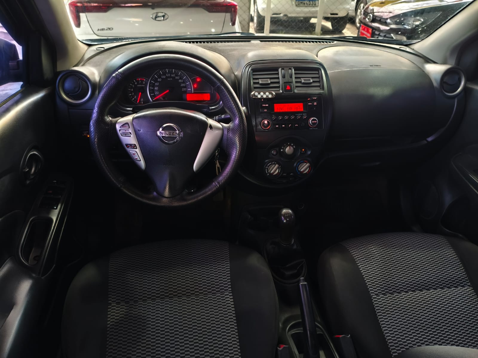 Nissan VERSA 1.0 2019 — foto 8
