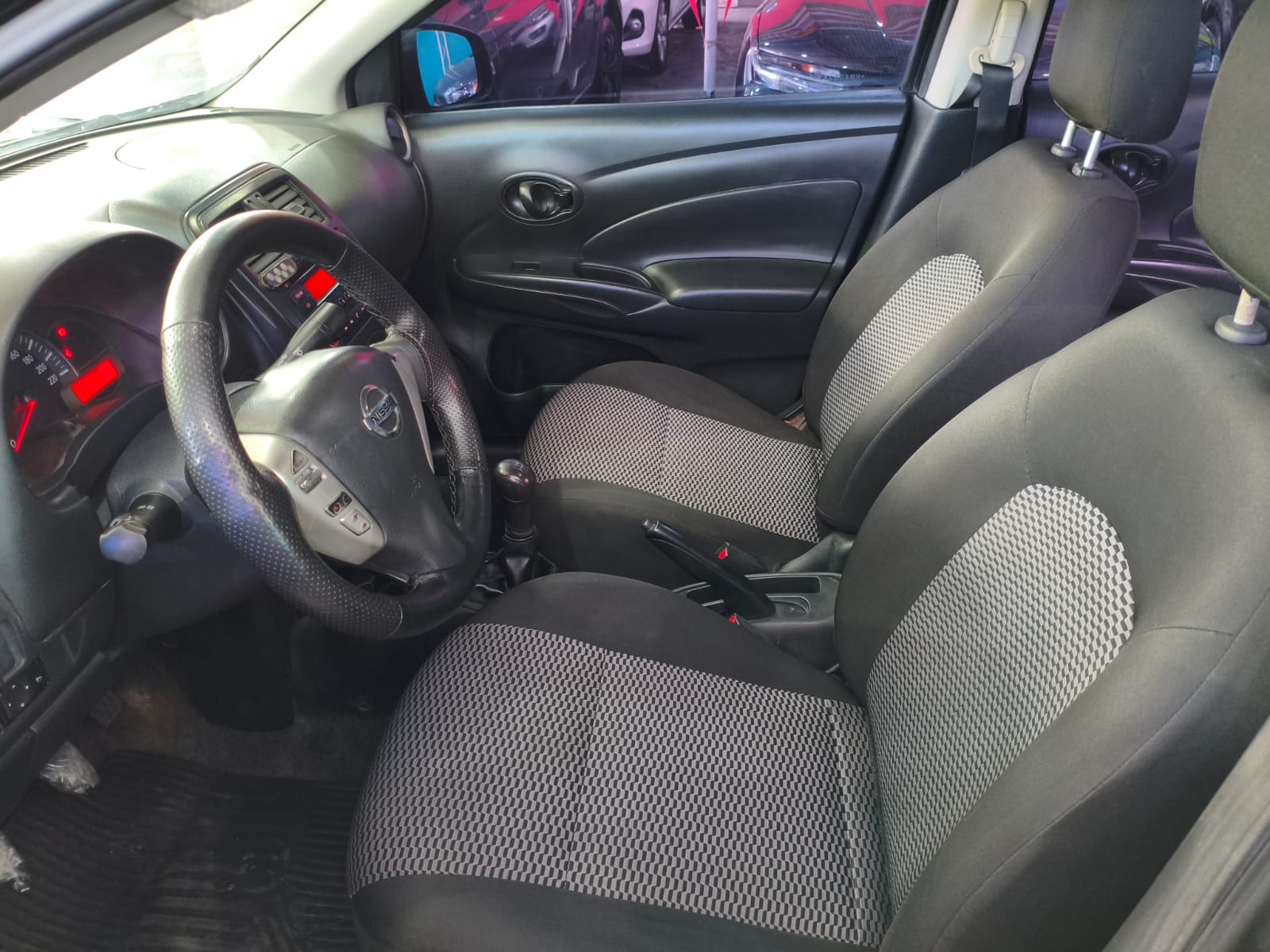 Nissan VERSA 1.0 2019 — foto 10