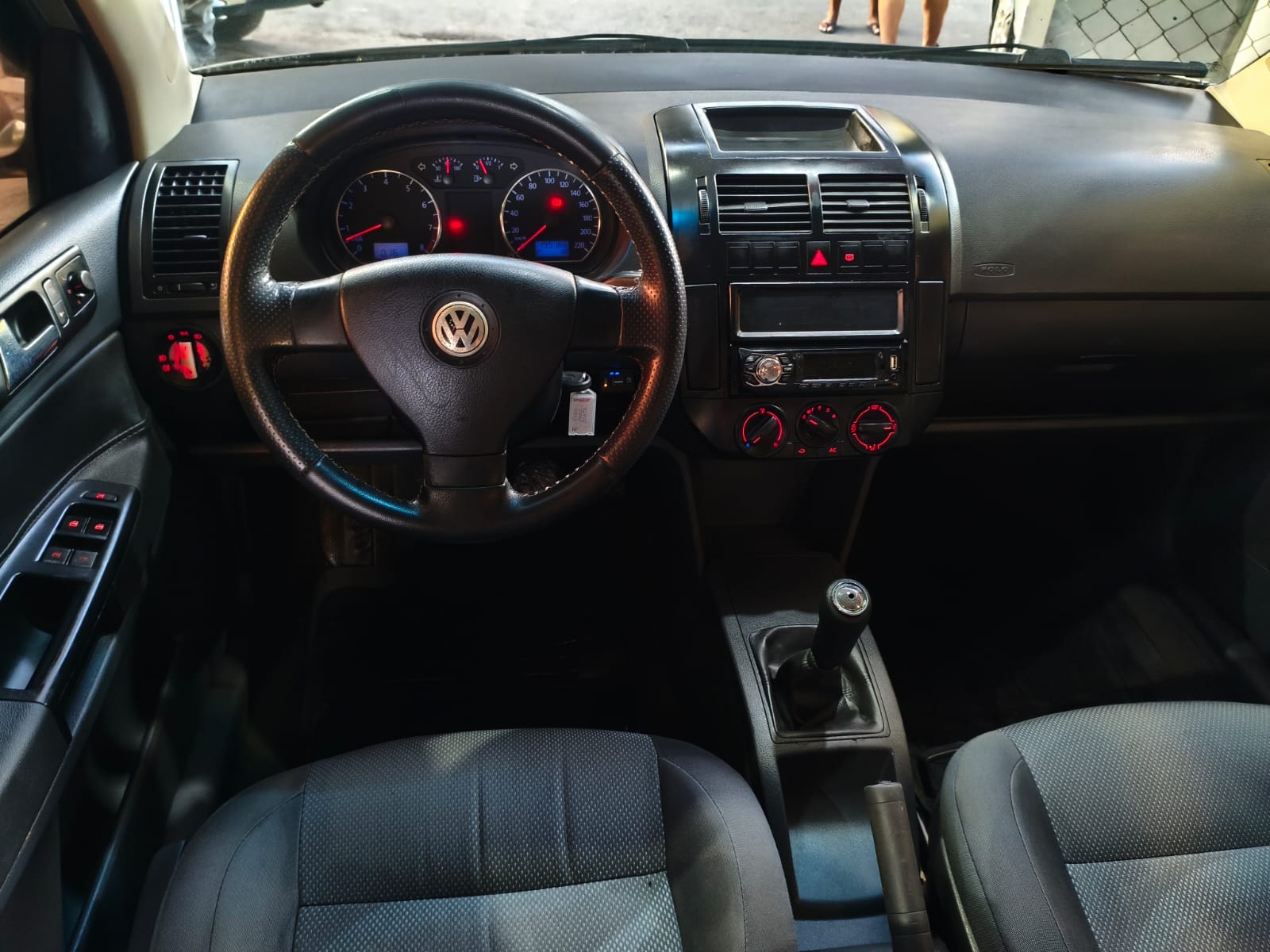 Volkswagen POLO SEDAN 1.6 2009 — foto 6
