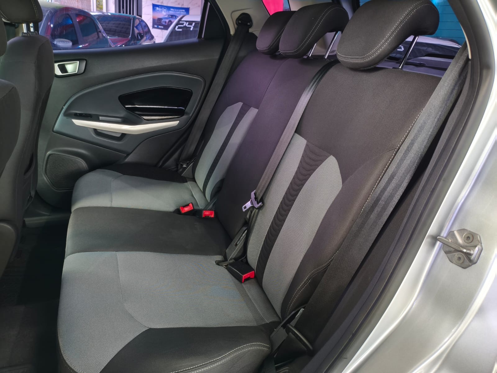 Ford ECOSPORT 2015 — foto 9