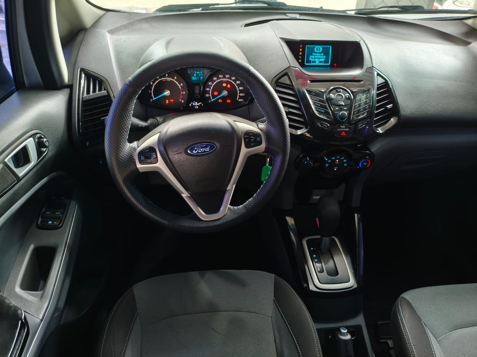 Ford ECOSPORT 2015 — foto 11